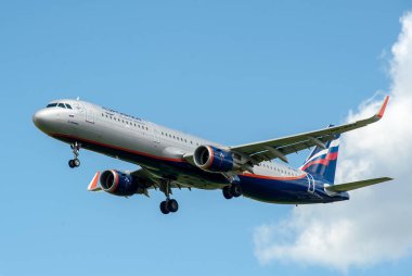  Sheremetyevo, Moscow Region, Rusya Federasyonu - 28 Haziran 2017: Airbus A321 Aeroflot havayolları Sheremetyevo Uluslararası Havaalanı'nda bir iniş yapar.