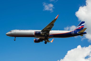  Sheremetyevo, Moscow Region, Rusya Federasyonu - 28 Haziran 2017: Airbus A321 Aeroflot havayolları Sheremetyevo Uluslararası Havaalanı'nda bir iniş yapar.