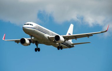  Sheremetyevo, Moscow Region, Rusya Federasyonu - 28 Haziran 2017: Airbus A320 Aeroflot havayolları Sheremetyevo Uluslararası Havaalanı'nda bir iniş yapar.