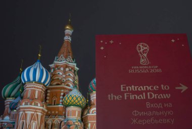 29 Kasım 2017 Moskova, Rusya. FIFA Dünya Kupası 2018 Moskova Kızıl meydanında finaller için belgili tanımlık çizmek hakkında bilgi.