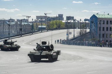 Moskova, Rusya - 07 Mayıs 2017 Rus ana muharebe tankı T-14 Armata askeri geçit töreni Moskova Zafer Bayramı için prova sırasında.