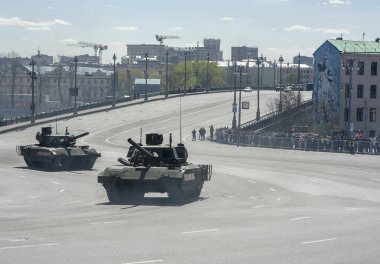 Moskova, Rusya - 07 Mayıs 2017 Rus ana muharebe tankı T-14 Armata askeri geçit töreni Moskova Zafer Bayramı için prova sırasında.