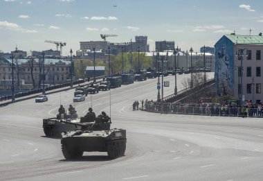 Moskova, Rusya - 07 Mayıs 2017 hava savaş aracı Bmd-4 askeri geçit töreni Moskova Zafer Bayramı için prova sırasında.