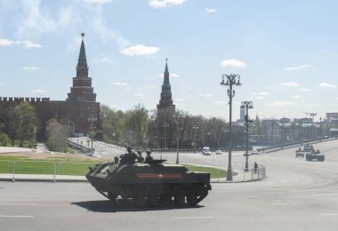 Moskova, Rusya - 07 Mayıs 2017 zırhlı personel Btr-Md askeri geçit töreni Moskova Zafer Bayramı için prova sırasında 