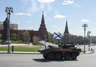 Moskova, Rusya - 07 Mayıs 2017 zırhlı personel Btr-Md askeri geçit töreni Moskova Zafer Bayramı için prova sırasında 