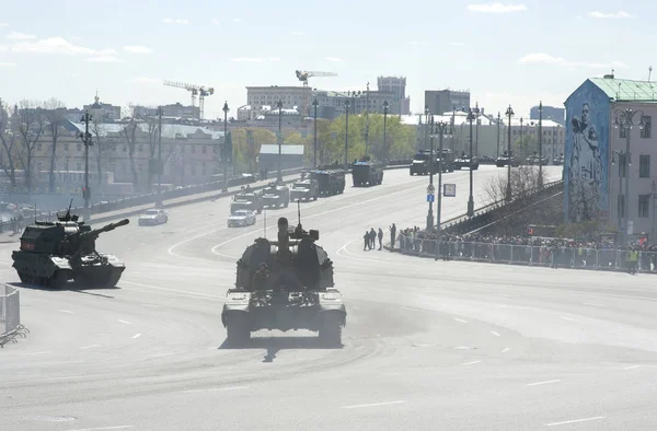 Moskova, Rusya - 07 Mayıs 2017 kundağı 152,4 mm obüs 2s19 