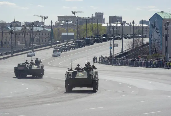Moskova, Rusya - 07 Mayıs 2017 hava savaş aracı Bmd-4 askeri geçit töreni Moskova Zafer Bayramı için prova sırasında.