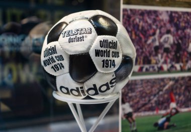 7 Temmuz 2018, Moskova, Rusya resmi topu FIFA Dünya Kupası 1974 Batı Almanya Adidas Telstar durlast.