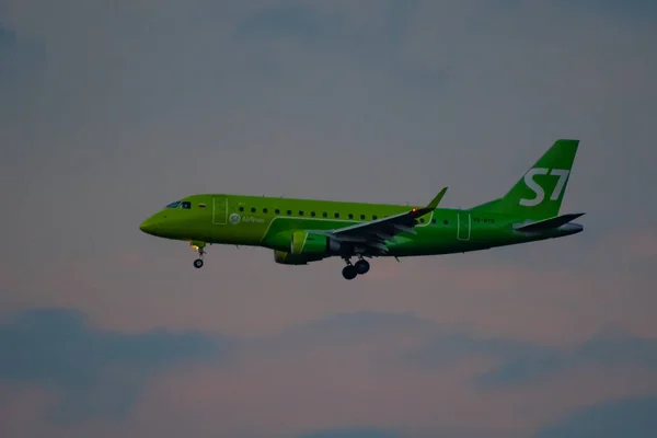 July 2018 Russia Moscow Aircraft Embraer Erj 170 Airlines Landing — Stock Photo, Image