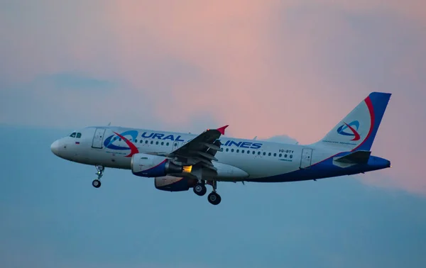 Julho 2018 Rússia Moscou Aeronave Airbus A319 Ural Airlines Está — Fotografia de Stock