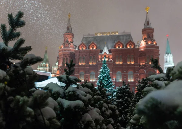 Grudnia 2017 Moskwie Choinki Placu Manezh Moskwie Tle Kremla Muzeum — Zdjęcie stockowe