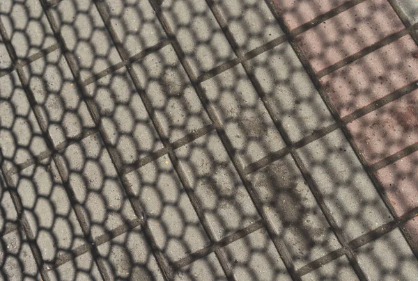 Textura Sombra Malla Metálica Las Losas Pavimentación Hormigón — Foto de Stock