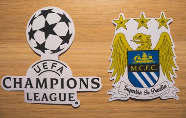 15 Aralık 2018. Nyon İsviçre. Lig takımlarından Manchester City FC'in logo ve Uefa Şampiyonlar Ligi.