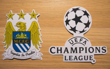 15 Aralık 2018. Nyon İsviçre. Lig takımlarından Manchester City FC'in logo ve Uefa Şampiyonlar Ligi.
