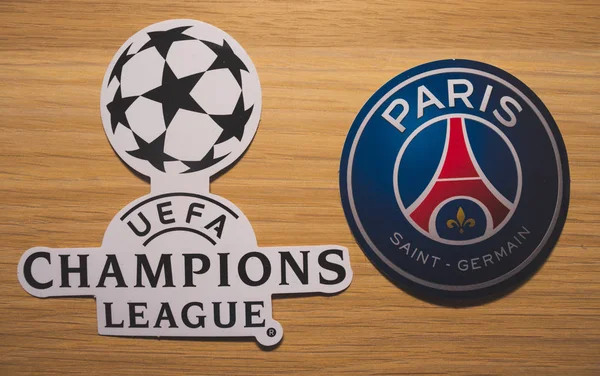 15 Aralık 2018. Nyon İsviçre. Paris Saint-Germain FC futbol kulübü logosu ve Uefa Şampiyonlar Ligi.