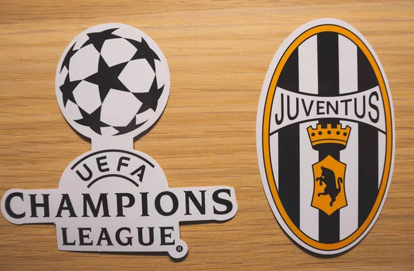 15 Aralık 2018. Nyon İsviçre. Lig takımlarından Juventus FC'in logo ve Uefa Şampiyonlar Ligi.