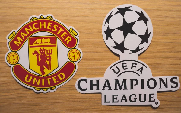 15 Aralık 2018. Nyon İsviçre. Futbol kulübü Manchester United FC logosu ve Uefa Şampiyonlar Ligi.