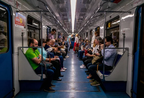 Mayo 2019 Moscú Rusia Pasajeros Vagón Del Metro Moscú — Foto de Stock