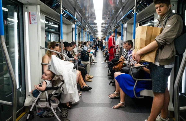 Mayo 2019 Moscú Rusia Pasajeros Vagón Del Metro Moscú — Foto de Stock