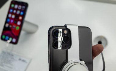 20 Eylül 2019 Moskova, Rusya. Apple Iphone 'dan yeni telefon. 11 pro Max vitrininde.