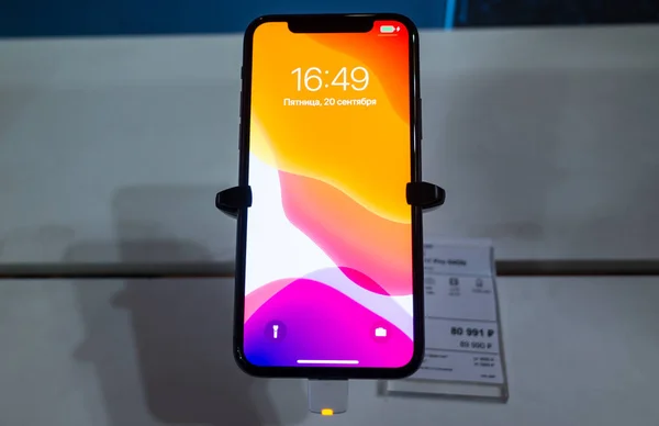 Septiembre 2019 Moscú Rusia Nuevo Teléfono Apple Iphone Pro Escaparate —  Fotos de Stock