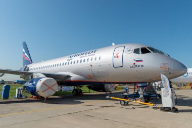 30 Ağustos 2019. Zhukovsky, Rusya. Rus kısa menzilli yolcu uçağı Sukhoi Superjet 100 Aeroflot Rus Havayolları Uluslararası Havacılık ve Uzay Salonu MAKS 2019