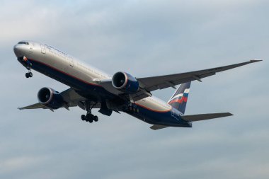 29 Ekim 2019, Moskova, Rusya. Boeing 777-300 Aeroflot uçağı - Moskova 'daki Sheremetyevo havaalanında Rus Hava Yolları.