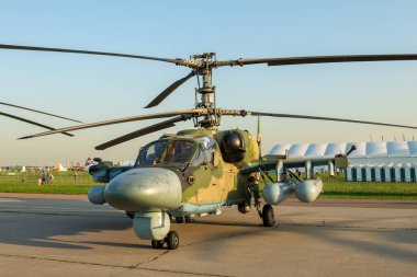 30 Ağustos 2019. Zhukovsky, Rusya. Rus keşif ve saldırı helikopteri Kamov Ka-52 Timsah Uluslararası Havacılık ve Uzay Salonu MAKS 2019.