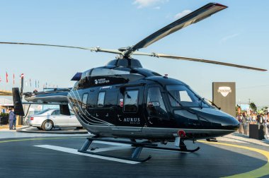 30 Ağustos 2019 Zhukovsky, Rusya. Aurus dizaynındaki Ansat helikopteri MAKS-2019 Uluslararası Havacılık ve Uzay Salonu 'nda..