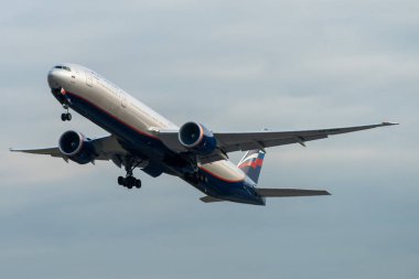 29 Ekim 2019, Moskova, Rusya. Boeing 777-300 Aeroflot uçağı - Moskova 'daki Sheremetyevo havaalanında Rus Hava Yolları.
