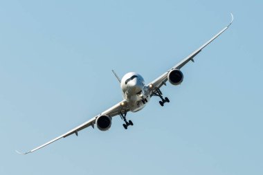 30 Ağustos 2019. Zhukovsky, Rusya. Uluslararası Havacılık ve Uzay Salonu MAKS 2019 'da uzun menzilli çift motorlu Airbus A350-900 XWB Airbus Industrie yolcu uçağı..