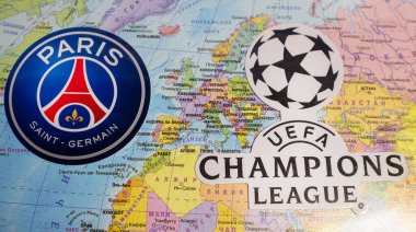 20 Ağustos 2020 Lizbon, Portekiz. 2019 / 2020 UEFA Şampiyonlar Ligi finalisti Paris Saint-Germain F.C. Avrupa haritasının arka planına karşı.
