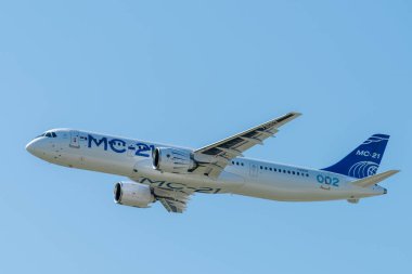 30 Ağustos 2019. Zhukovsky, Rusya. Uluslararası Havacılık ve Uzay Salonu MAKS 2019 'da orta menzilli Rus yolcu uçağı Irkut MC-21 vaat ediyor..