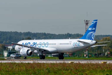 30 Ağustos 2019. Zhukovsky, Rusya. Uluslararası Havacılık ve Uzay Salonu MAKS 2019 'da orta menzilli Rus yolcu uçağı Irkut MC-21 vaat ediyor..