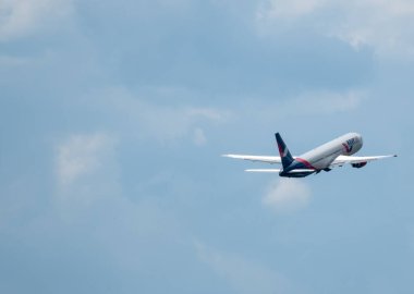 2 Temmuz 2019, Moskova, Rusya. Uçak Boeing 767-300 Azur Hava Yolları Moskova 'daki Vnukovo havaalanında..
