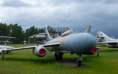 18 Temmuz 2018, Moskova bölgesi, Rusya. Sovyet avcı uçağı Yakovlev Yak-25 Monino 'daki Rus Hava Kuvvetleri Merkez Müzesi' nde..