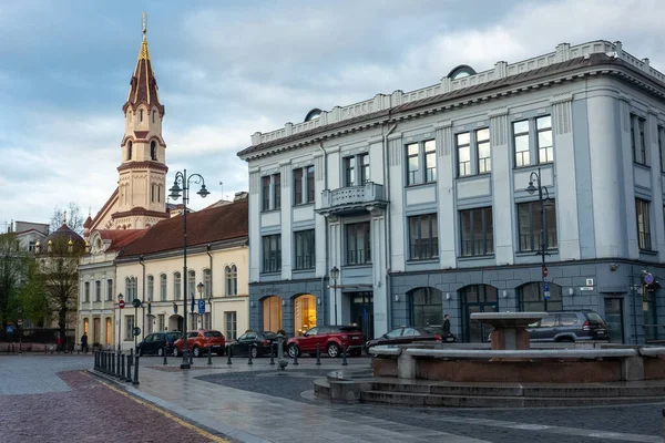 Abril 2018 Vilna Lituania Pasajeros Una Las Calles Del Centro — Foto de Stock