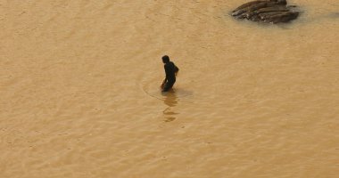 Balıkçılar su barajını avlıyor Odisha Koraput 20 Eylül 2025