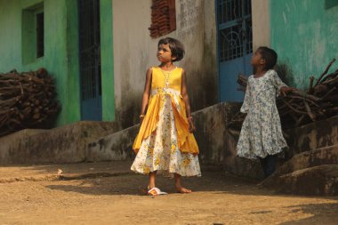 Kabile Zavallı Hintli genç kız Koraput Odisha Hindistan 15 Eylül 2025