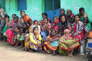 Hindistan Yoksul Çeteleri Koraput Odisha 'yı izliyor. 15 Eylül 2025