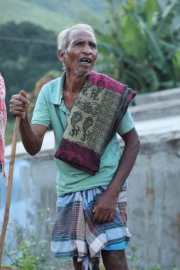 15 Eylül 2025 Koraput Odisha Hindistan Kırsal Evdeki Yaşlı Kabile