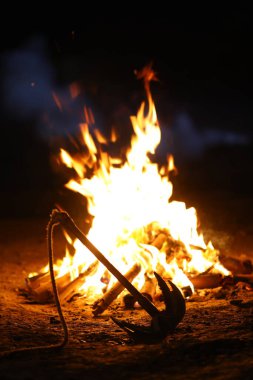 Sihirli Kamp Ateşi Gecesi Yıldızların Altında