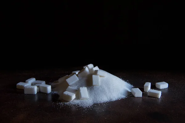 Kostki Cukru Białego Cukier Puder Starym Żelaznym Stole — Zdjęcie stockowe
