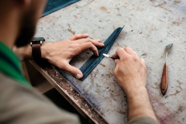 Hakiki deri ile closeup çalışma