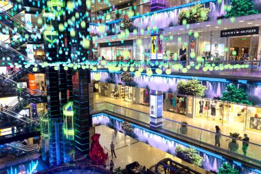 Alışveriş merkezi alışveriş merkezi Evropeyskiy, 16 Mayıs 2018 Moskova, Rusya