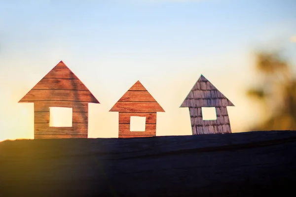 Casas Papel Conceitual Isoladas Céu Pôr Sol — Fotografia de Stock