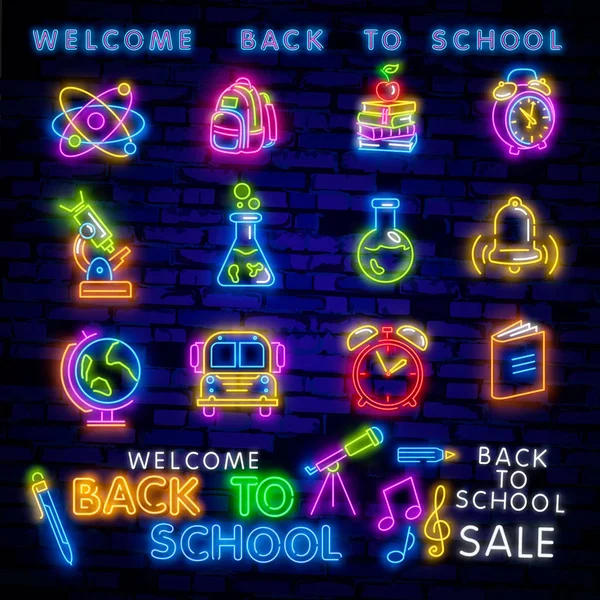 Înapoi la școală Bine ați venit felicitări șablon de design neon vector. Design modern de tendință, începutul anului școlar semn de neon. Înapoi la școală pentru felicitări, poster invitație. Vector — Fotografie de stoc gratuită