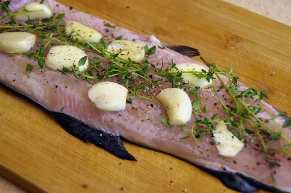 Fresh Raw Fish Prepared Baking Trout Fillet Herbs Garlic Spices — Stock Photo, Image