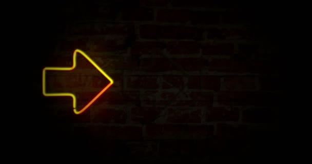 Желтые Стрелки Неоновые Символы Фоне Кирпичной Стены Светящийся Знак Направления — стоковое видео