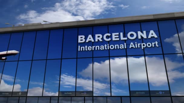 バルセロナ スペイン カタルーニャ エスパナ3Dレンダリングアニメーションに着陸ジェット機 ガラス空港ターミナルと飛行機の反射で到着 ビジネス 交通の概念 — ストック動画